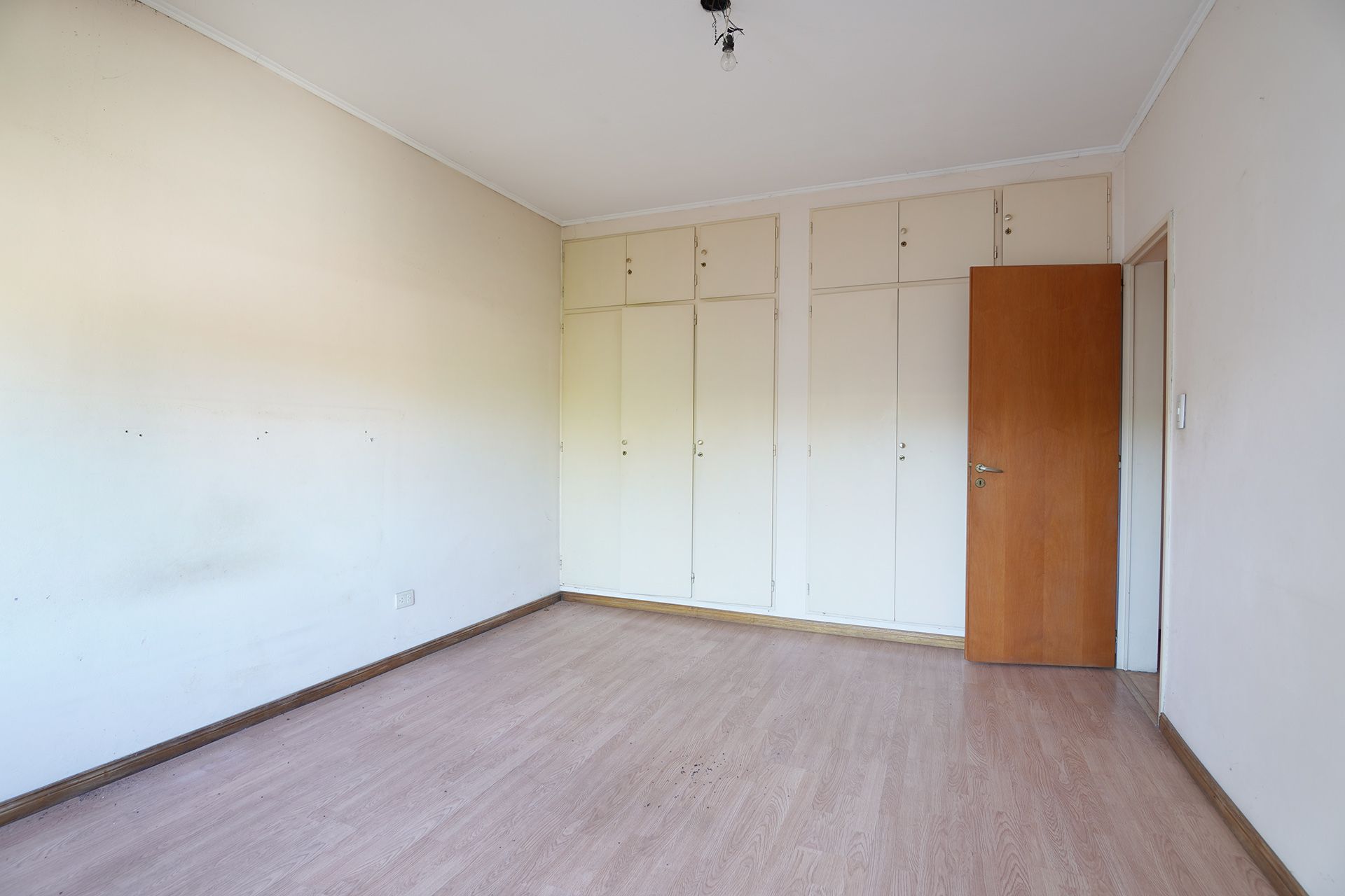 CASA 5 AMBIENTES GARAGE 2 AUTOS QUINCHO LOTE 35m