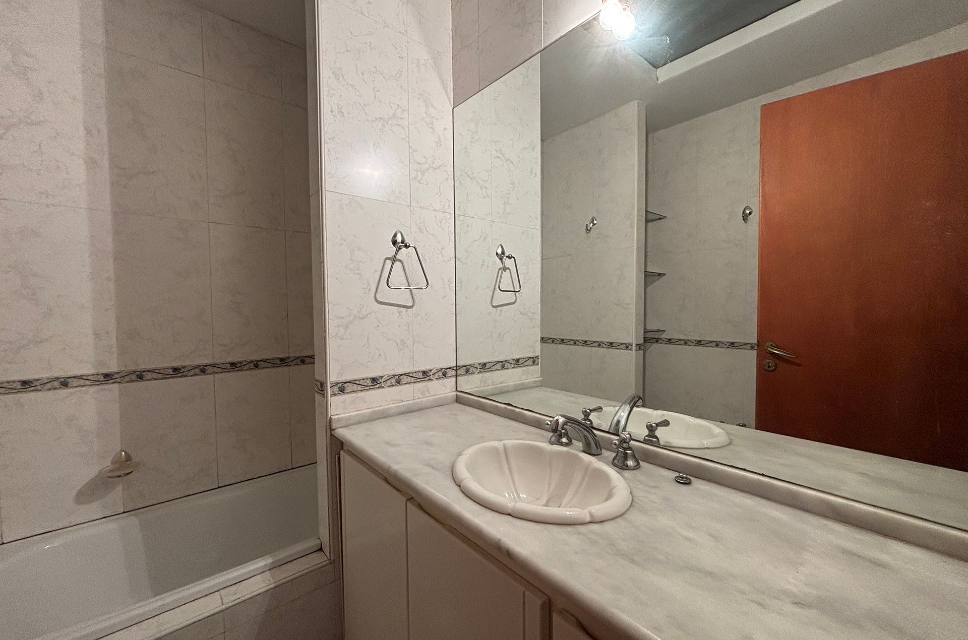 CASA 5 AMBIENTES GARAGE 2 AUTOS QUINCHO LOTE 35m