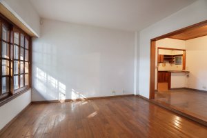 House, 5 rooms, 2‑car garage, patio, 35m lot