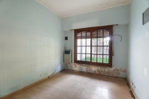 House, 5 rooms, 2‑car garage, patio, 35m lot