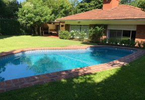 Venta Casa 6 amb jardin Pileta Acepta permuta