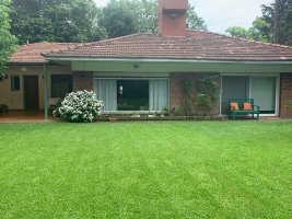 Venta Casa 6 amb jardin Pileta Acepta permuta