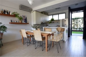 Immaculate 3-room with pool view in SIL