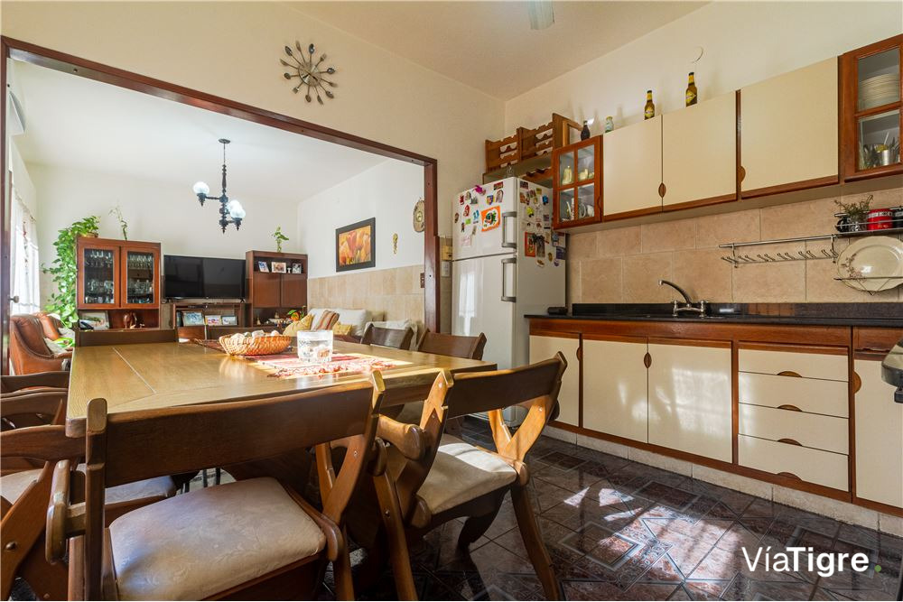 venta 2 viviendas con cochera semi cubierta