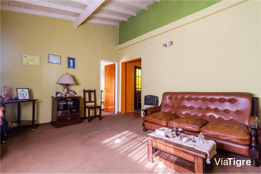 venta 2 viviendas con cochera semi cubierta