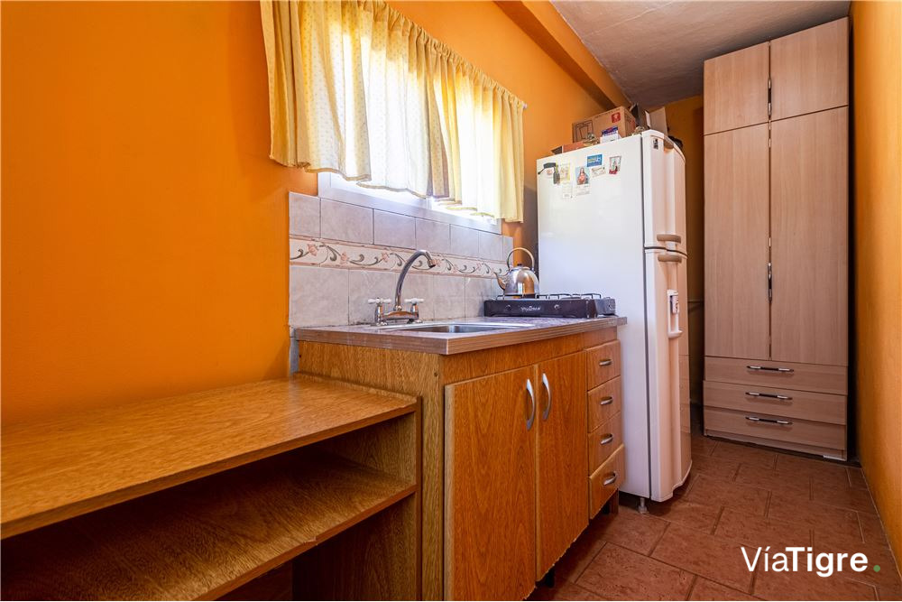 venta 2 viviendas con cochera semi cubierta
