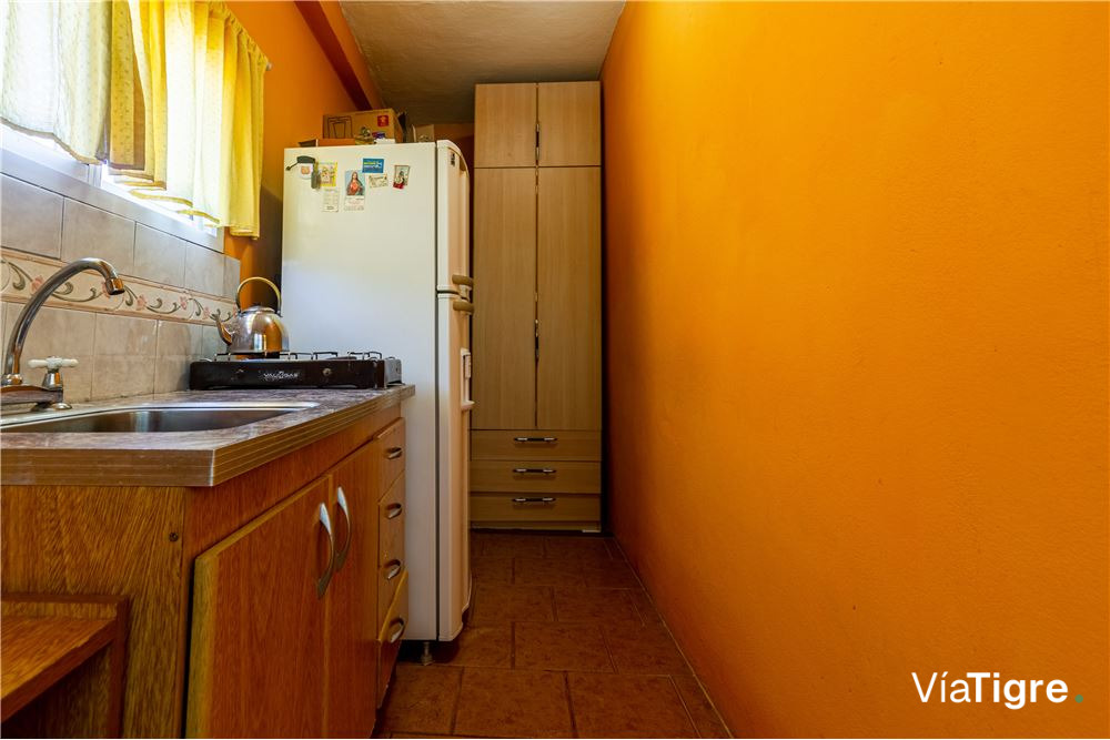 venta 2 viviendas con cochera semi cubierta