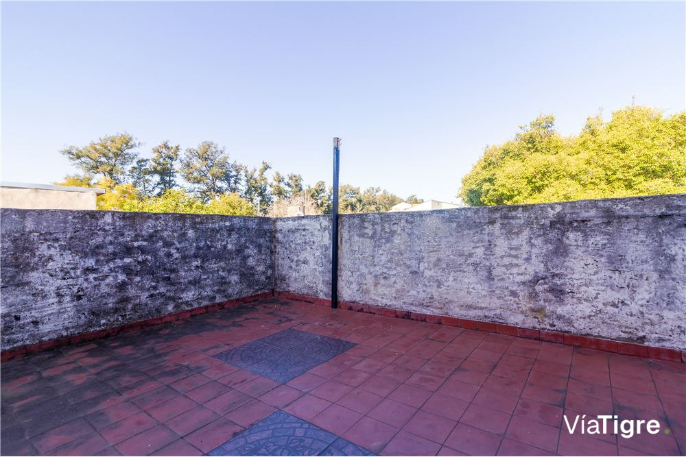 venta 2 viviendas con cochera semi cubierta