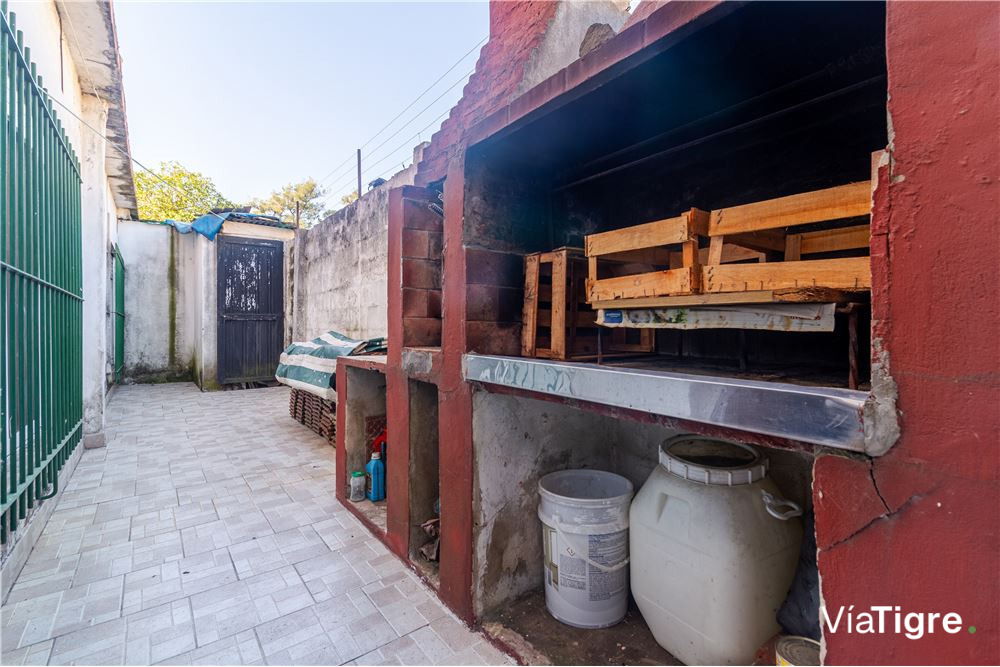 venta 2 viviendas con cochera semi cubierta