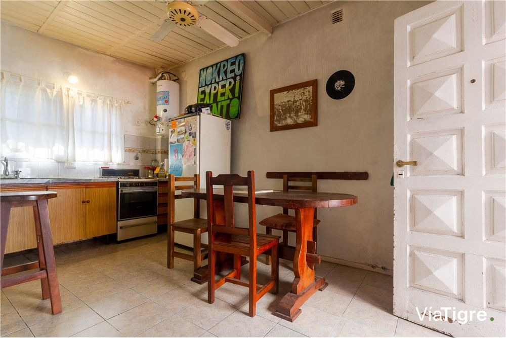 venta 2 viviendas con cochera semi cubierta