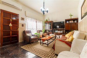 venta 2 viviendas con cochera semi cubierta