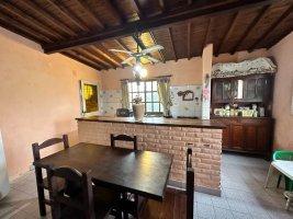 House for sale with large 905 m² multi-family lot