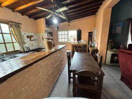 House for sale with large 905 m² multi-family lot