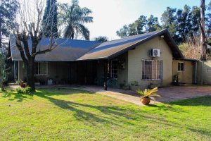 Casa 4 Ambientes En Venta Don Torcuato Con Pileta
