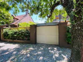Casa Con Parque Pileta En Lomas De San Isidro
