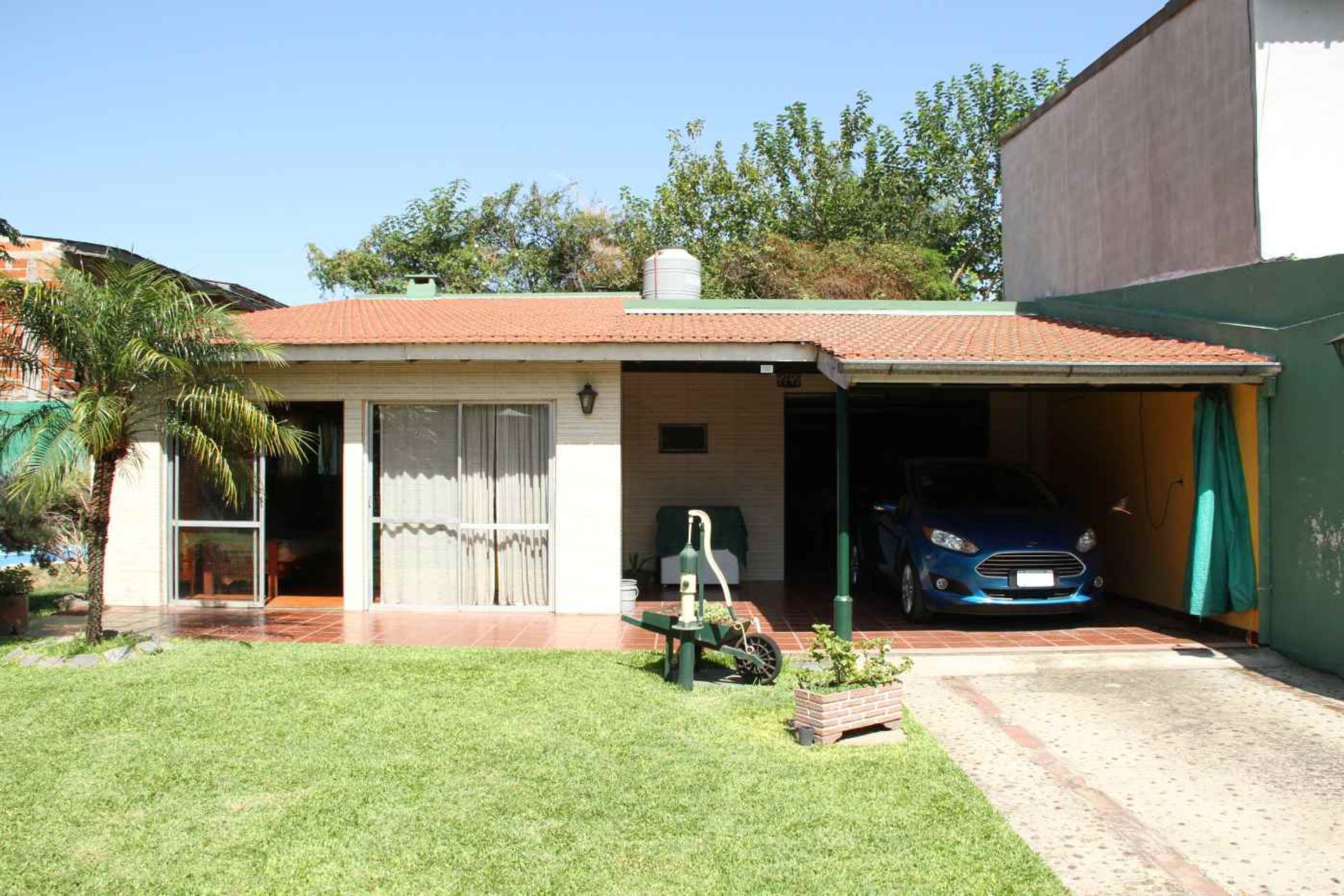 Venta Casa Tigre , Cochera, Quincho.