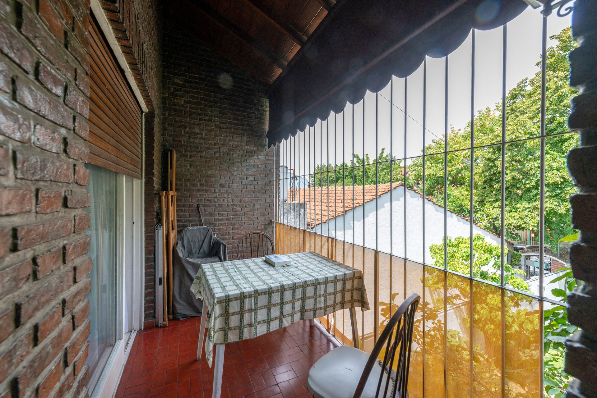 Casa multifamiliar Venta 7 amb. con jardin-Olivos