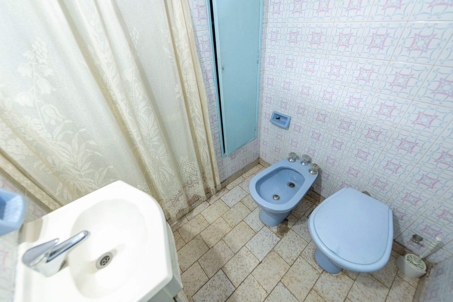 Casa multifamiliar Venta 7 amb. con jardin-Olivos