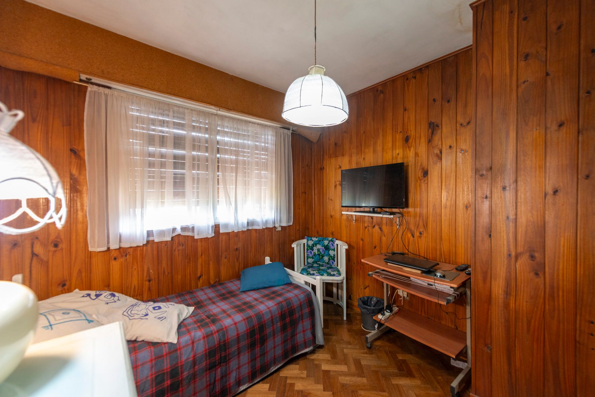 Casa multifamiliar Venta 7 amb. con jardin-Olivos