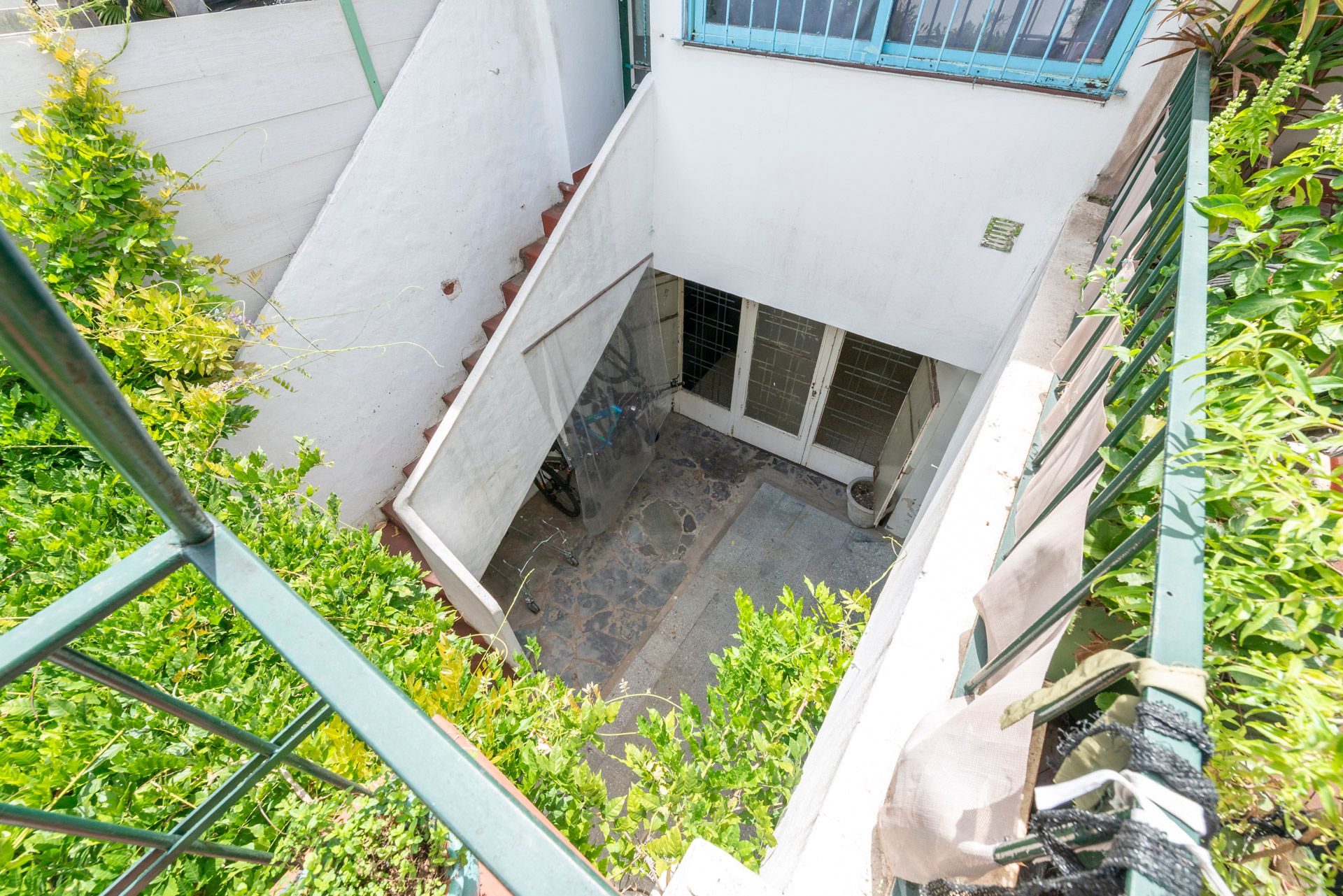 Casa multifamiliar Venta 7 amb. con jardin-Olivos