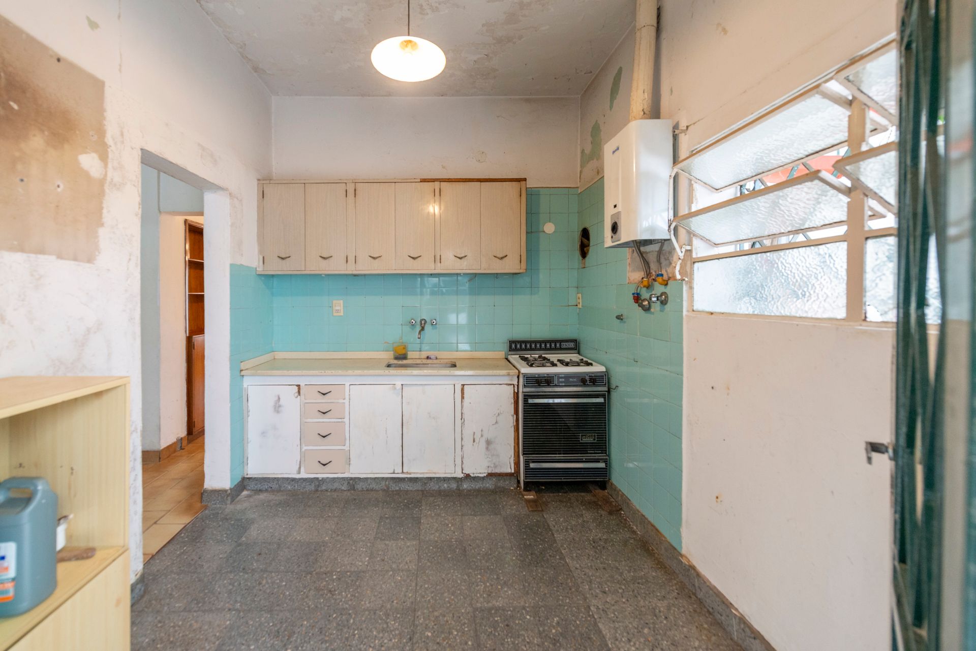 Casa multifamiliar Venta 7 amb. con jardin-Olivos