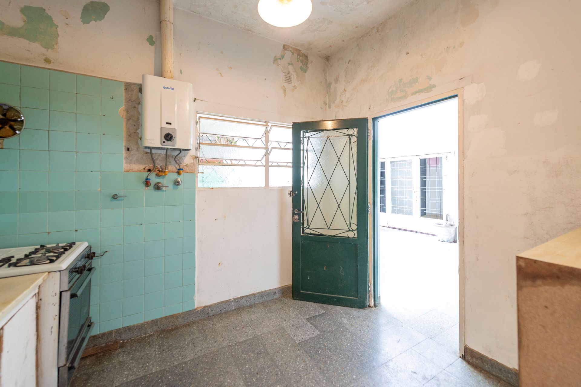 Casa multifamiliar Venta 7 amb. con jardin-Olivos