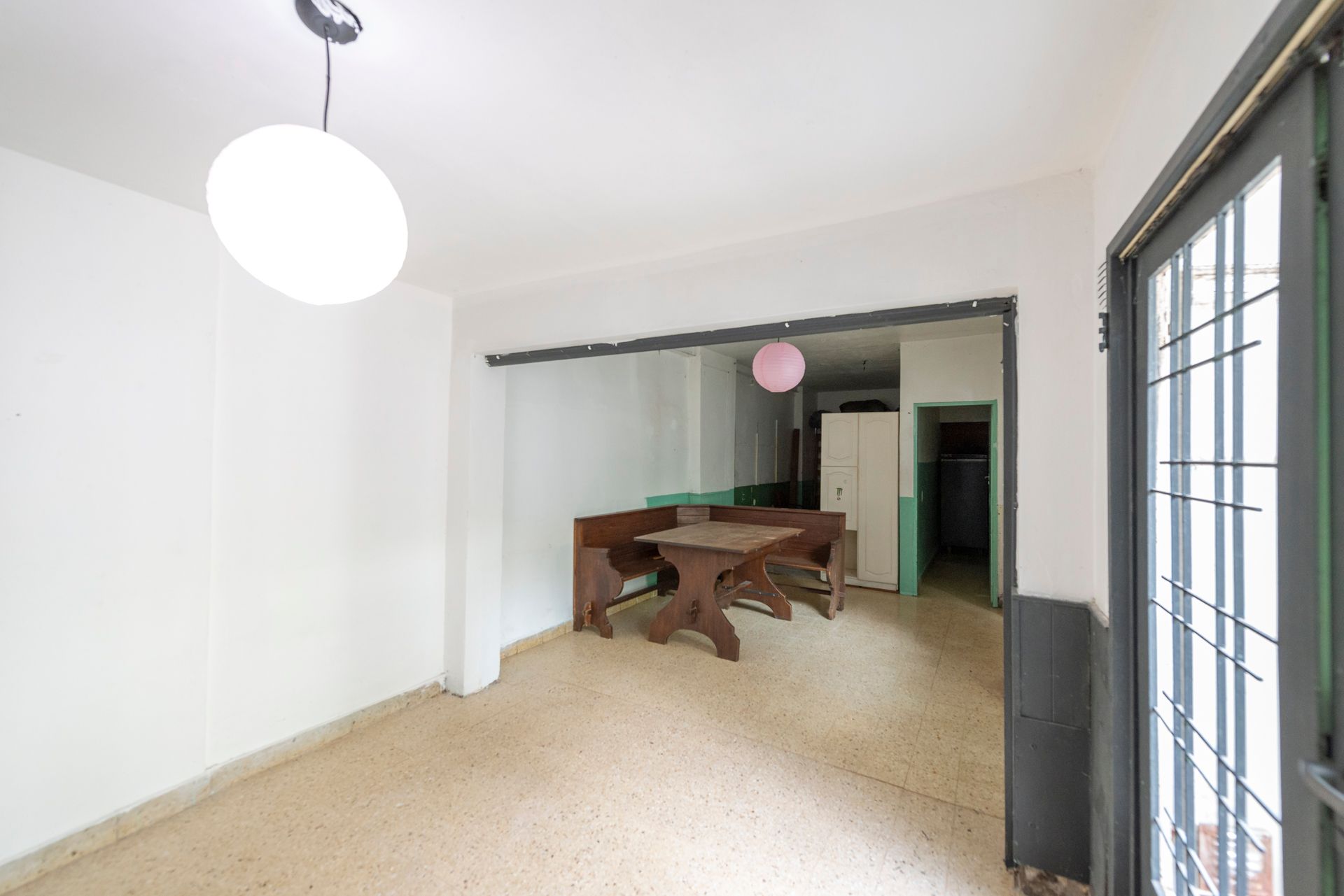 Casa multifamiliar Venta 7 amb. con jardin-Olivos