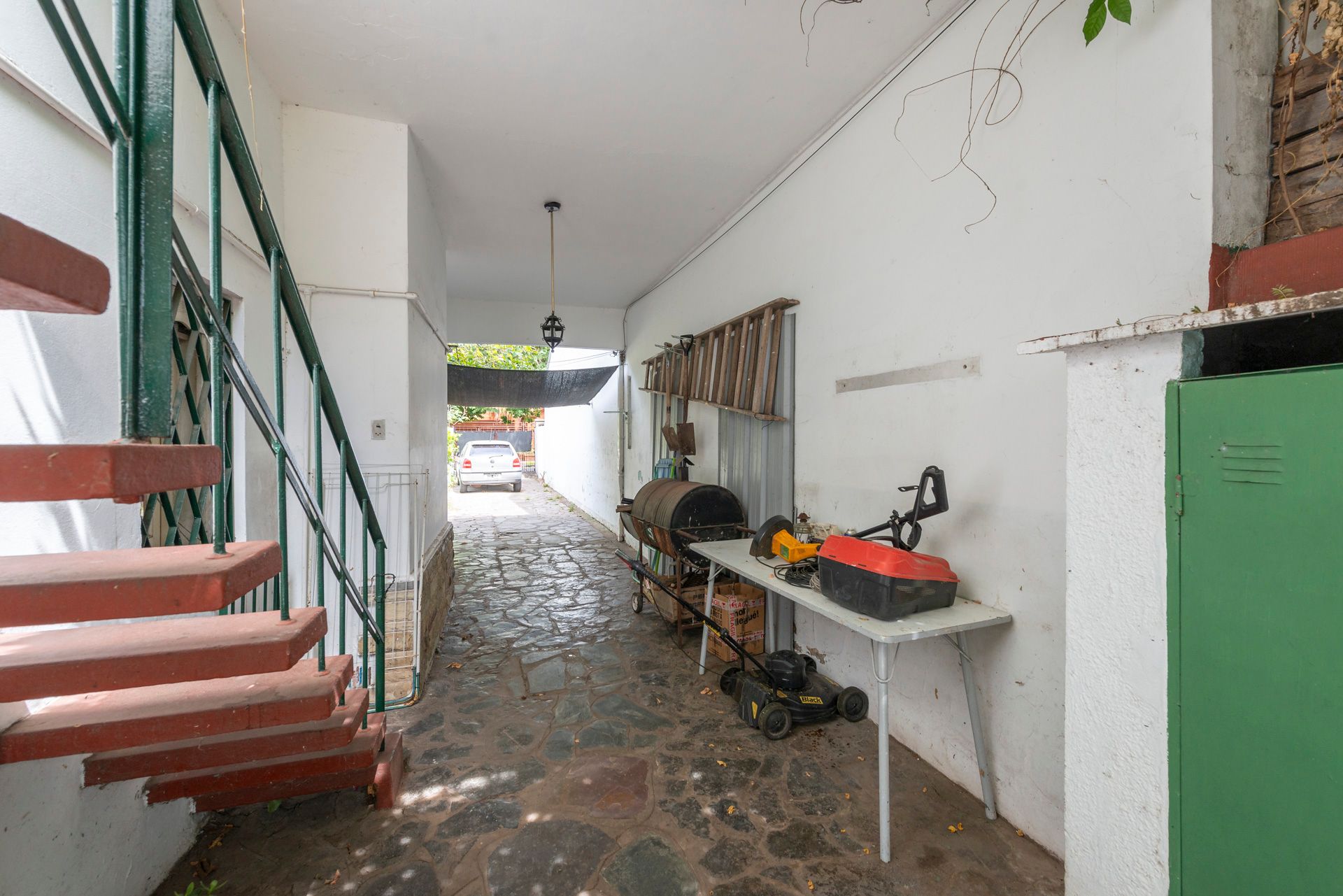 Casa multifamiliar Venta 7 amb. con jardin-Olivos