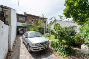 Casa multifamiliar Venta 7 amb. con jardin-Olivos