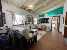 Casa en venta a refaccionar en Martinez
