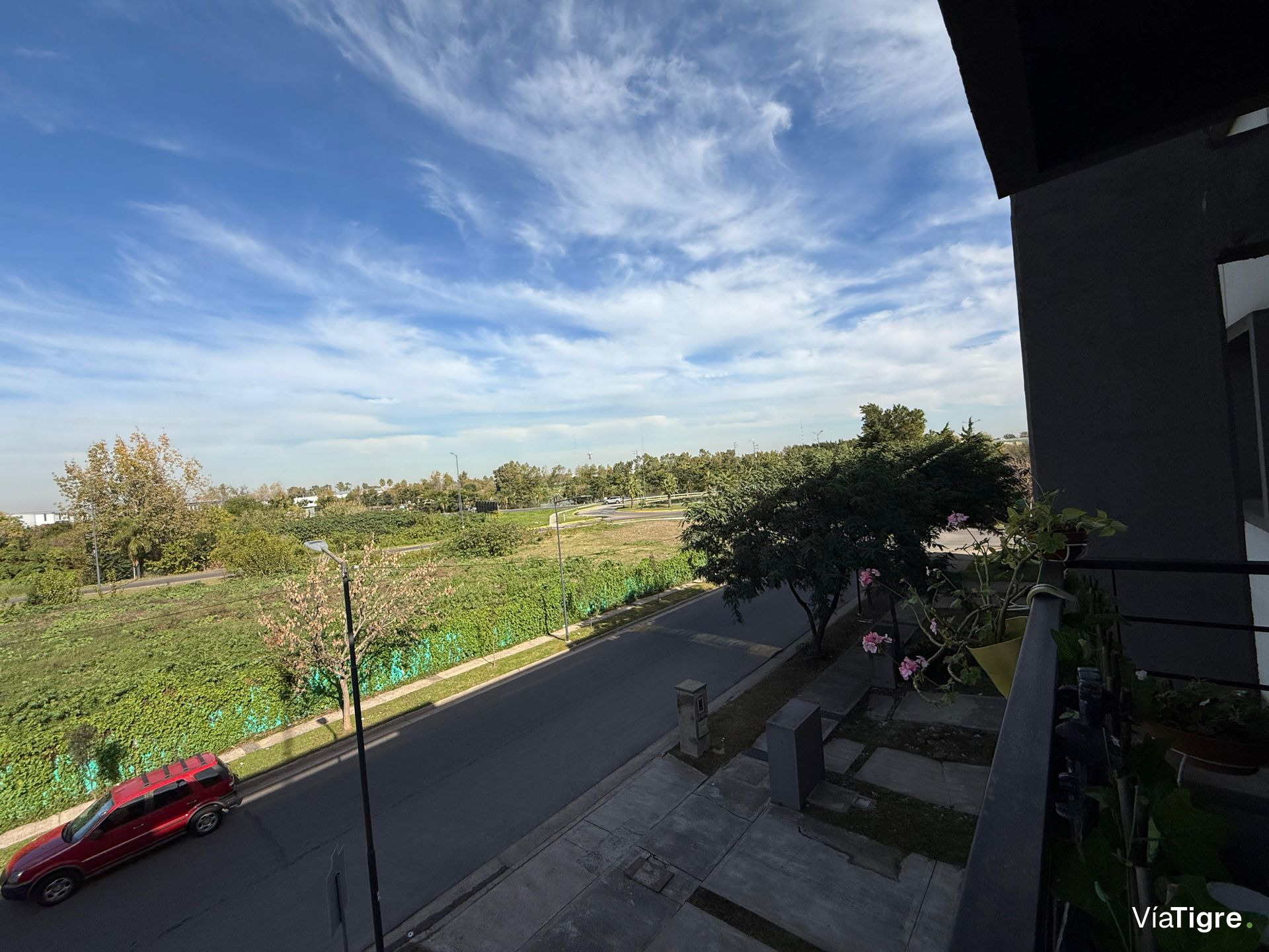 Depto 3 Ambientes Con Cochera Barrio Remeros Dut