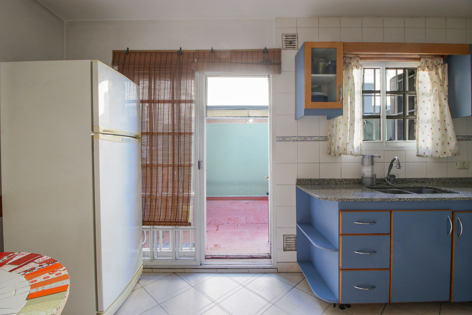 Venta Casa Duplex 2 Dormitorios Patio Carapachay