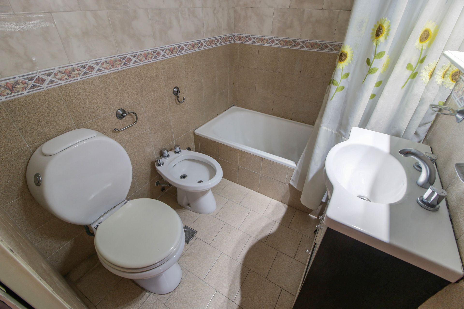Venta Casa Duplex 2 Dormitorios Patio Carapachay