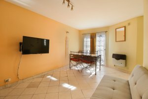 Duplex for Sale – 3 rooms, patio, Carapachay – Apartment Credit