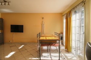 Duplex for Sale – 3 rooms, patio, Carapachay – Apartment Credit