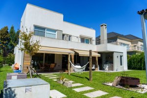 Venta Casa 4 Ambientes en Tigre