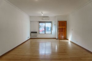 4-room Triplex House for Sale in Olivos