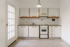 4-room Triplex House for Sale in Olivos