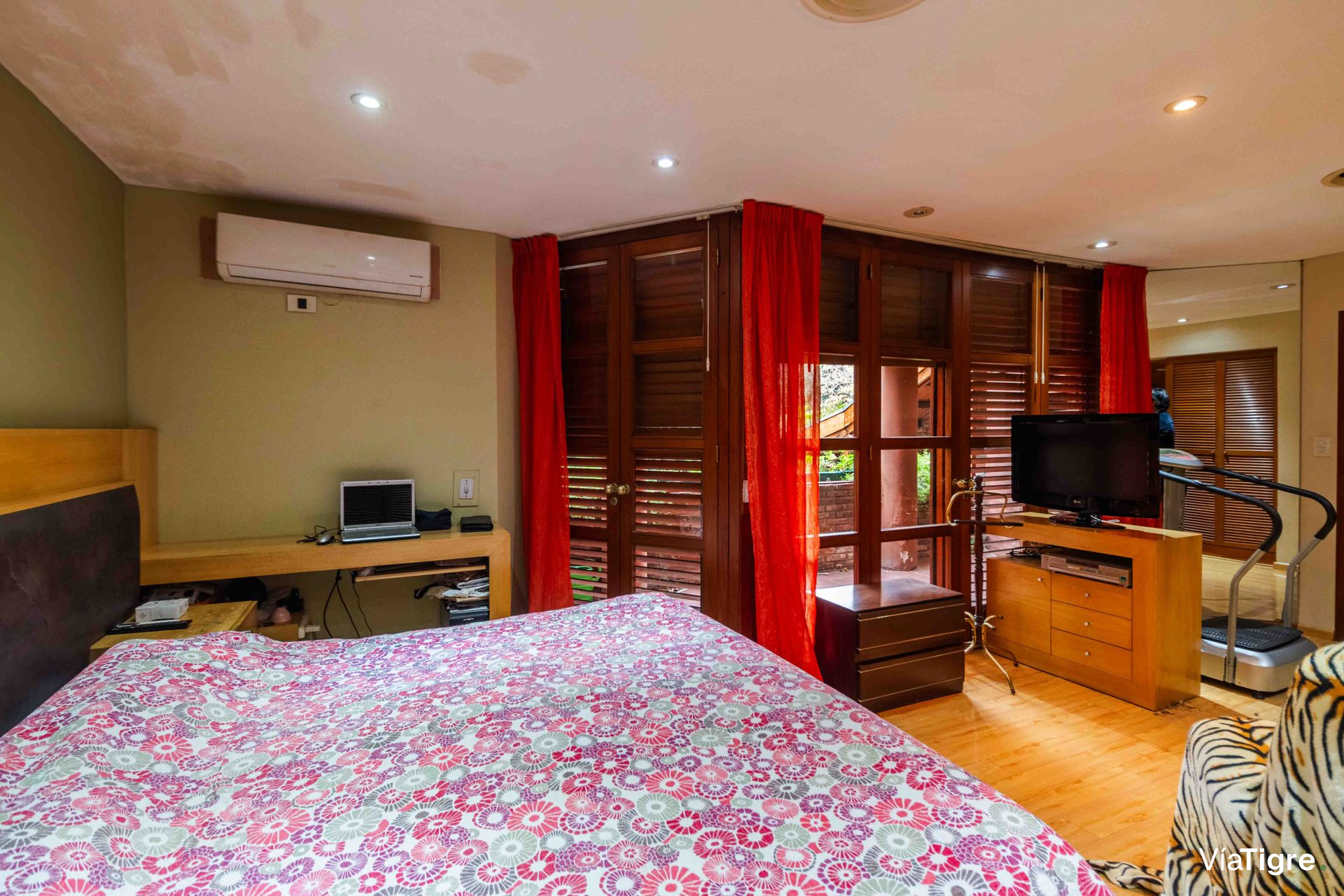 Venta Casa de 6 Ambientes, jardin,pileta,parrilla