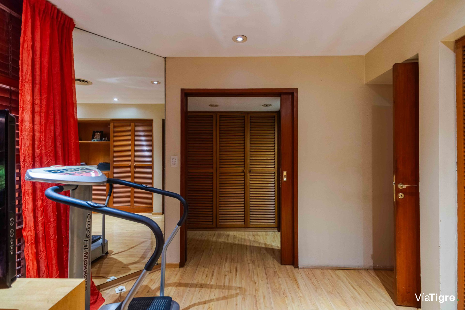 Venta Casa de 6 Ambientes, jardin,pileta,parrilla
