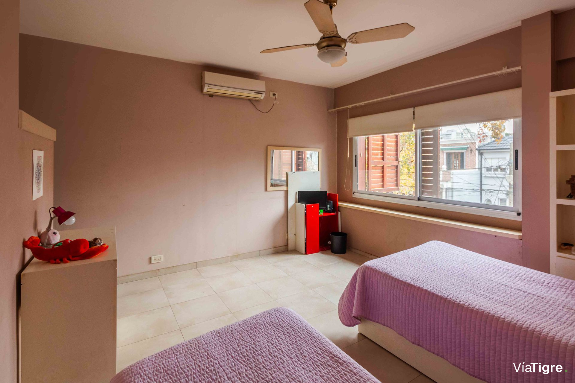 Venta Casa de 6 Ambientes, jardin,pileta,parrilla