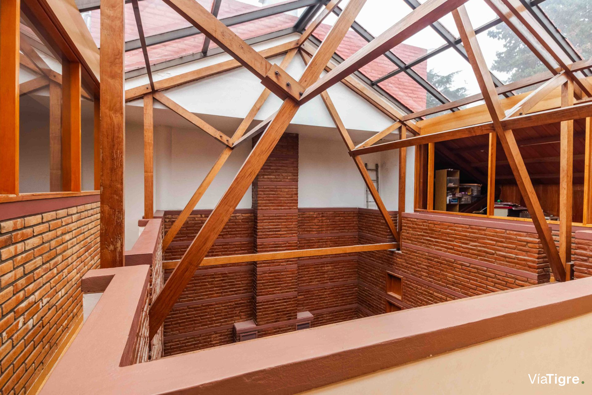 Venta Casa de 6 Ambientes, jardin,pileta,parrilla