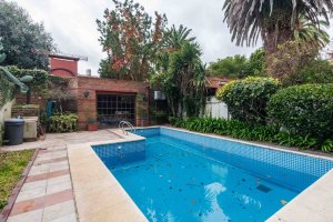 Venta Casa de 6 Ambientes, jardin,pileta,parrilla