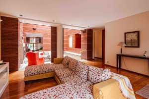 Venta Casa de 6 Ambientes, jardin,pileta,parrilla