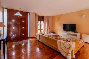 Venta Casa de 6 Ambientes, jardin,pileta,parrilla