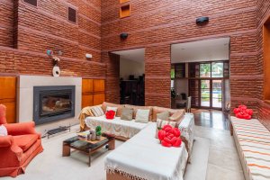 Venta Casa de 6 Ambientes, jardin,pileta,parrilla