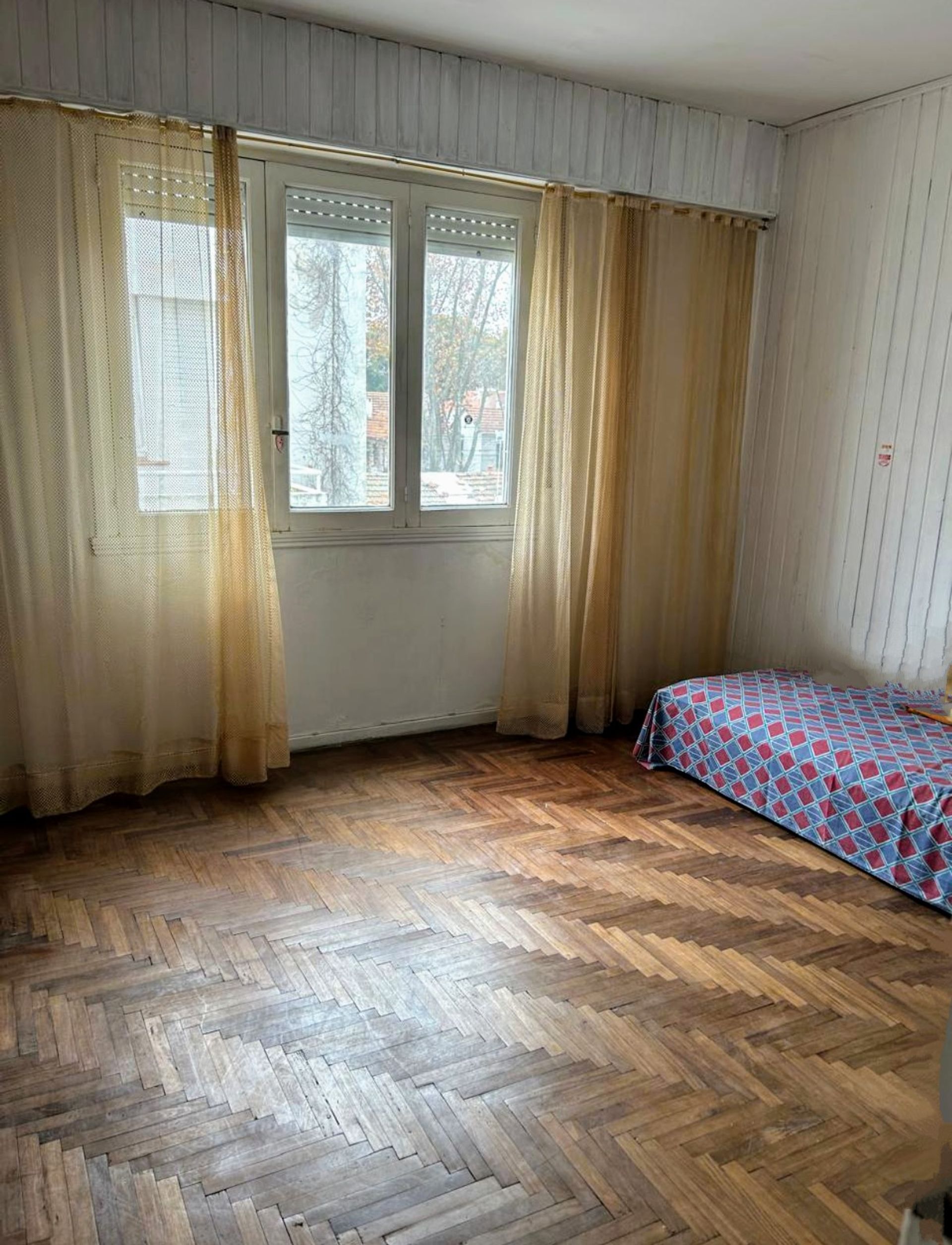 DEPARTAMENTO VENTA 4 AMBIENTES MARTINEZ 2do x esc.