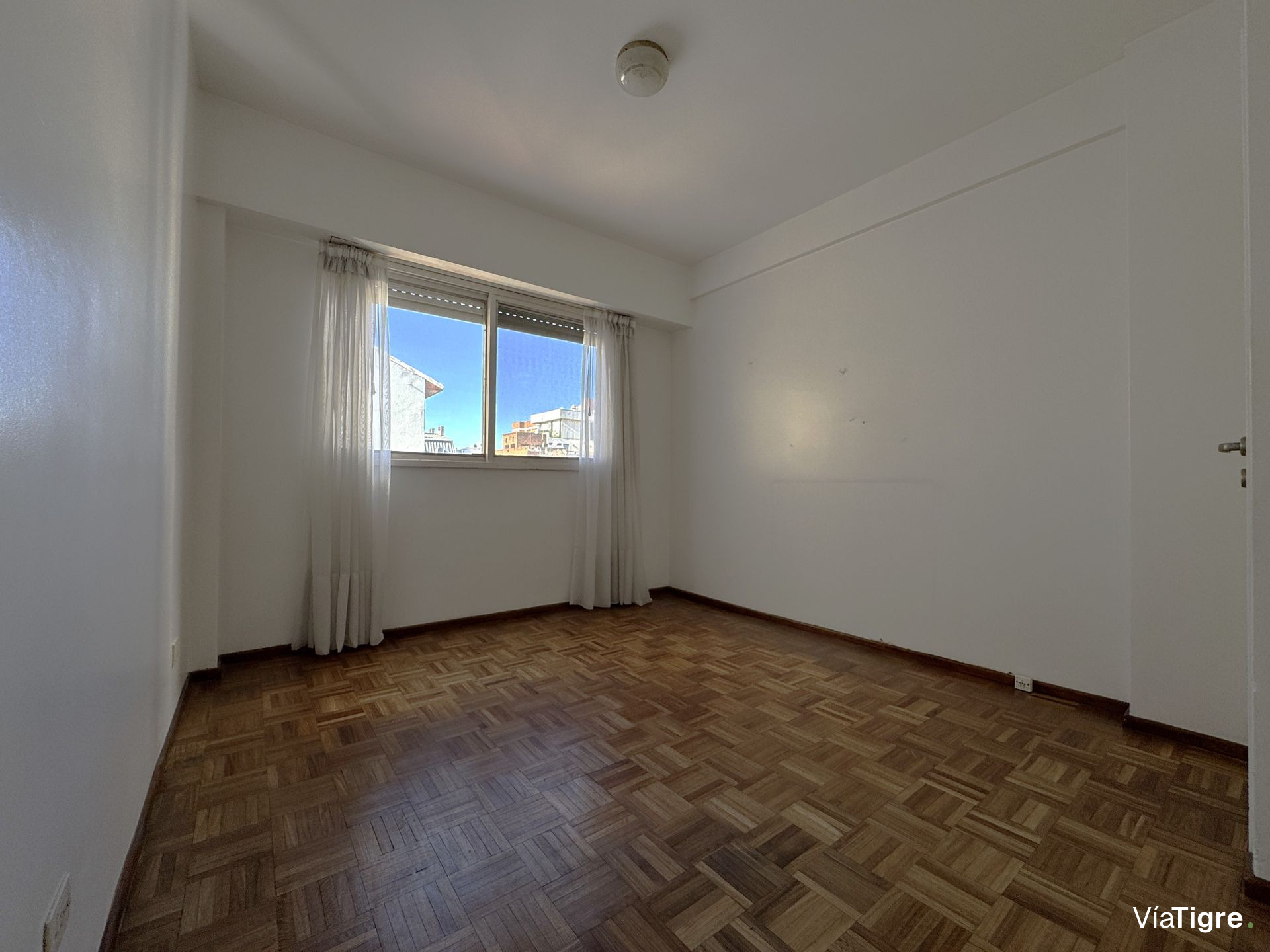Dpto 4 ambientes en venta en Olivos apto crédito