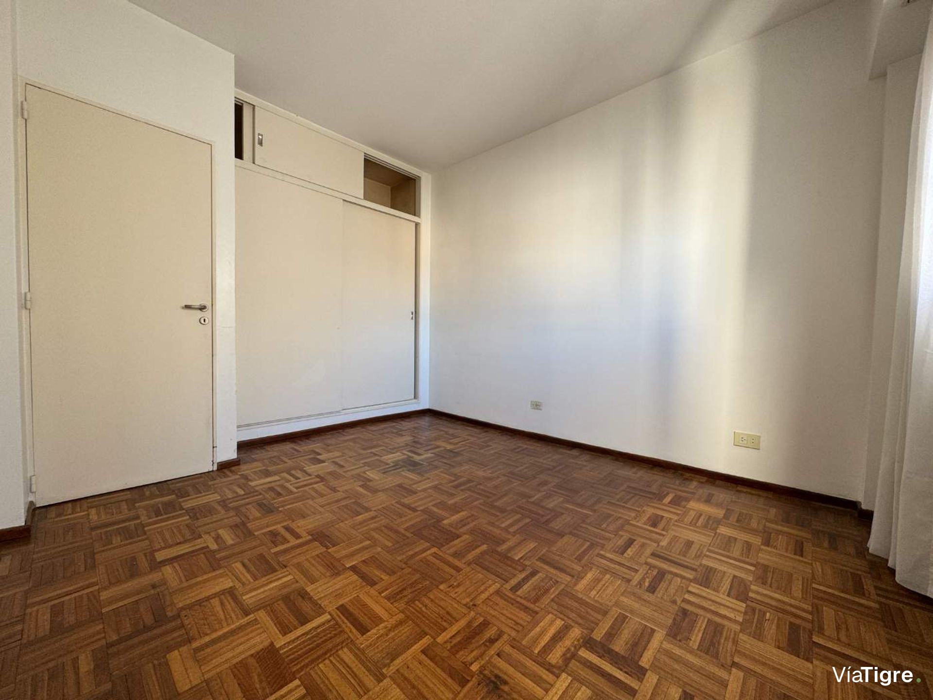 Dpto 4 ambientes en venta en Olivos apto crédito