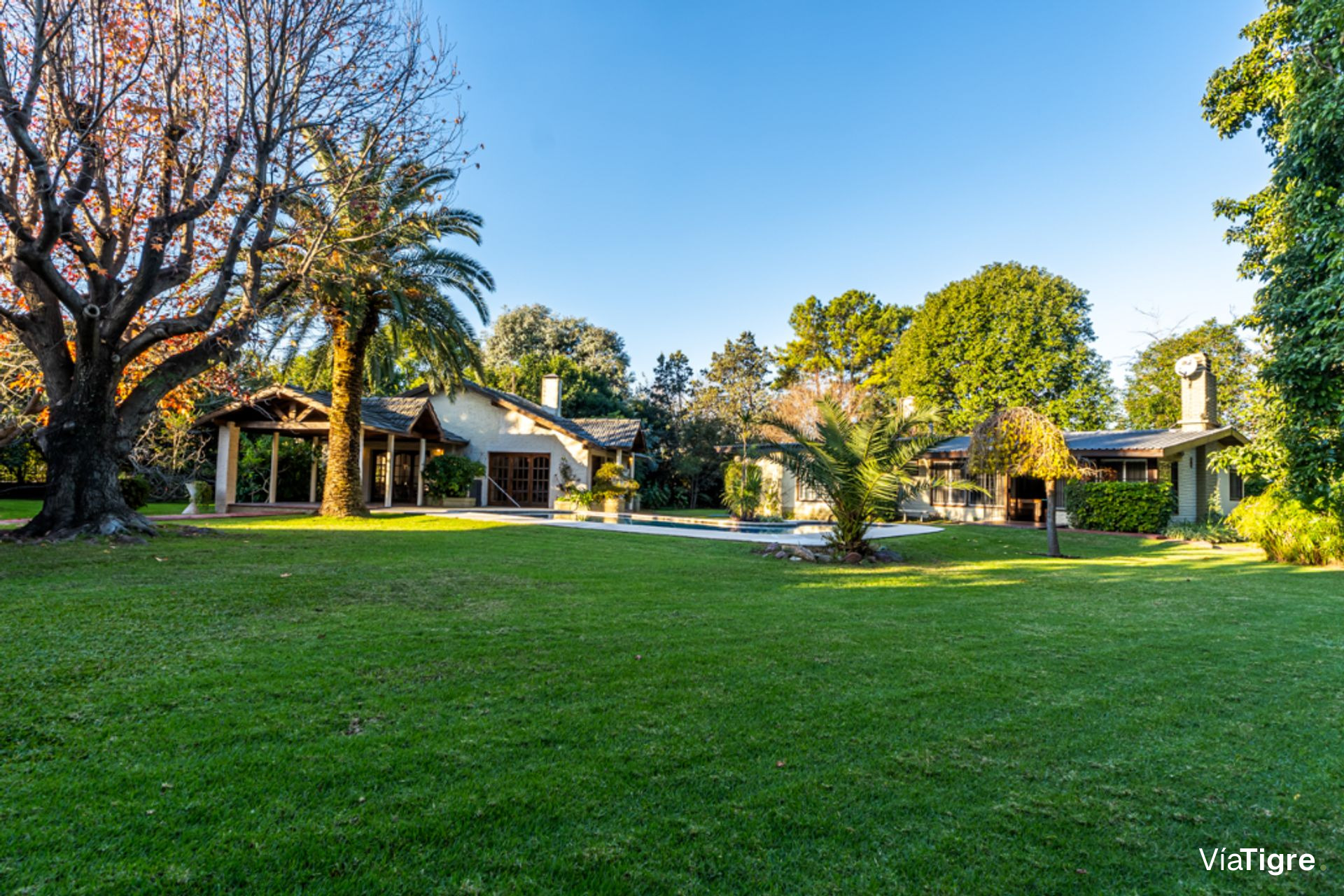 Casa 5 Amb Pileta Quincho Pádel Y 4 Lotes
